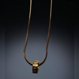 Elegant Gold Necklace